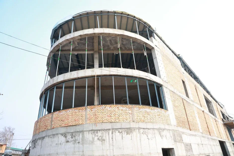 Бунёди иншооти ҷашнӣ дар Хуҷанд