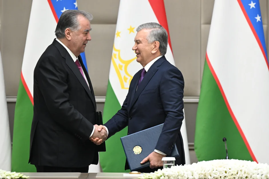 Имзои санадҳои нави ҳамкорӣ миёни Тоҷикистон ва Узбекистон