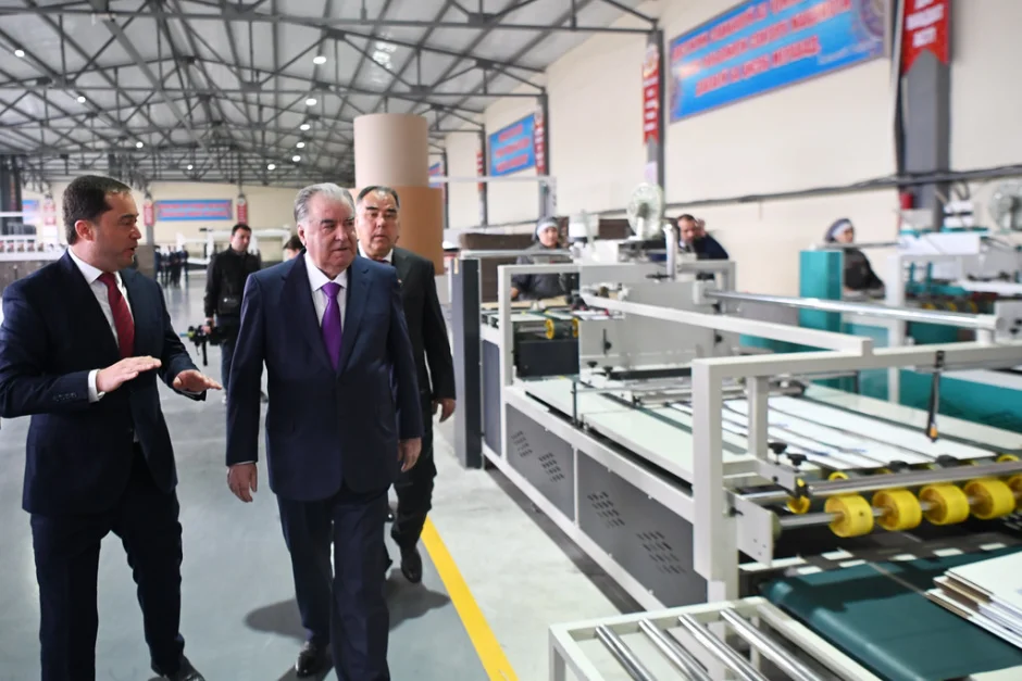 Ифтитоҳи корхонаи истеҳсоли қуттиҳои картонии Қоғази тоҷик дар ноҳияи Бобоҷон Ғафуров