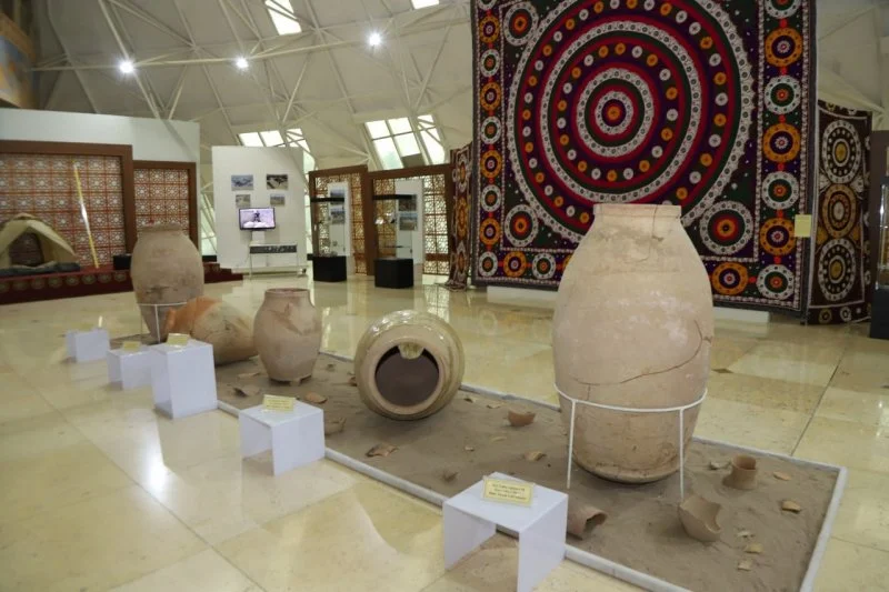 Намоиши 800 бозёфти нодири таърихӣ