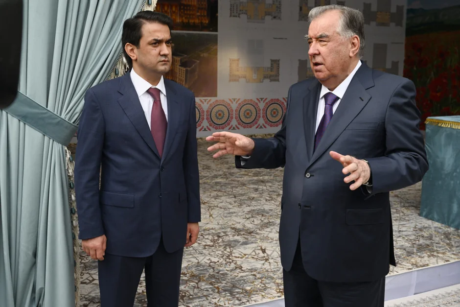 Гузоштани санги асоси бунёди бинои Мақомоти иҷроияи ҳокимияти давлатии ноҳияи Данғара