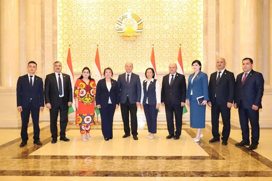 Баррасии ҳамкориҳои парлумонӣ дар самти рушди рақамӣ