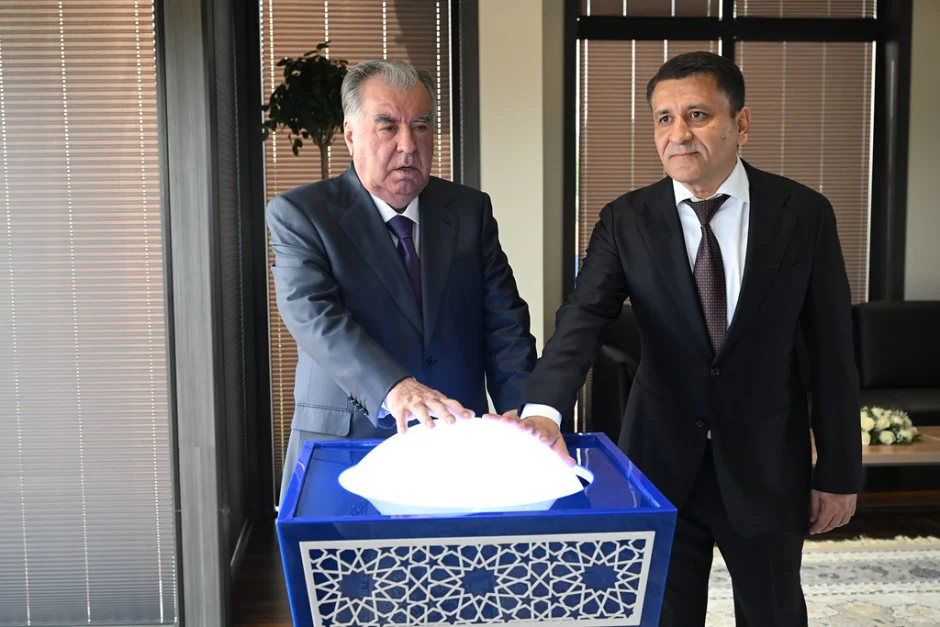 Ба истифода додани марҳилаи дуюми корхонаи истеҳсоли маҳсулоти саноатии Корхонаи муштараки Муосир дар деҳаи Ғиҷоваки деҳоти Пушинги ноҳияи Данғара