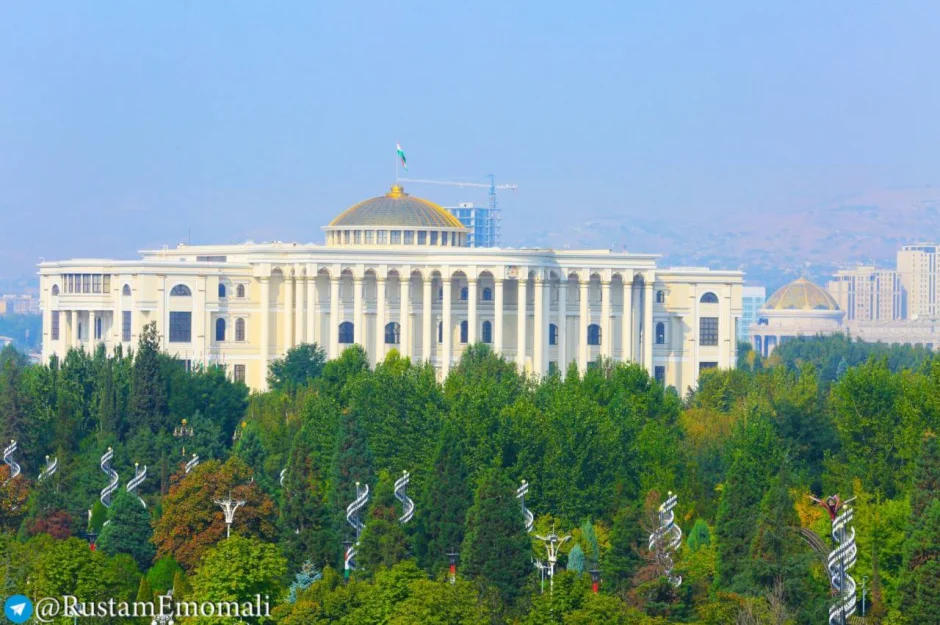 Вақте қавлу амал як аст...