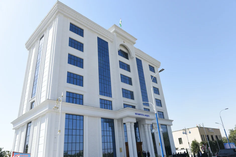 Ифтитоҳи бинои нави Нозироти андоз дар ноҳияи Данғара