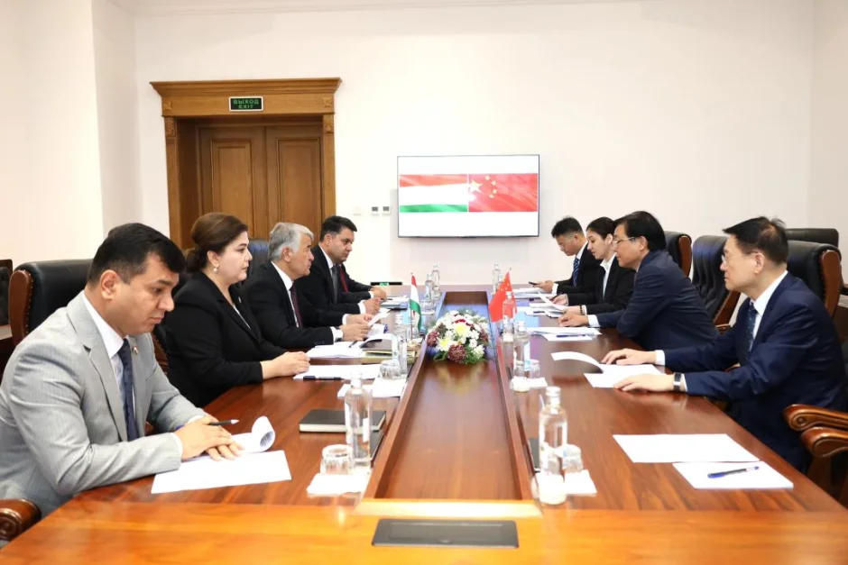 Мулоқоти ҳайатҳои парламентии Тоҷикистону Чин